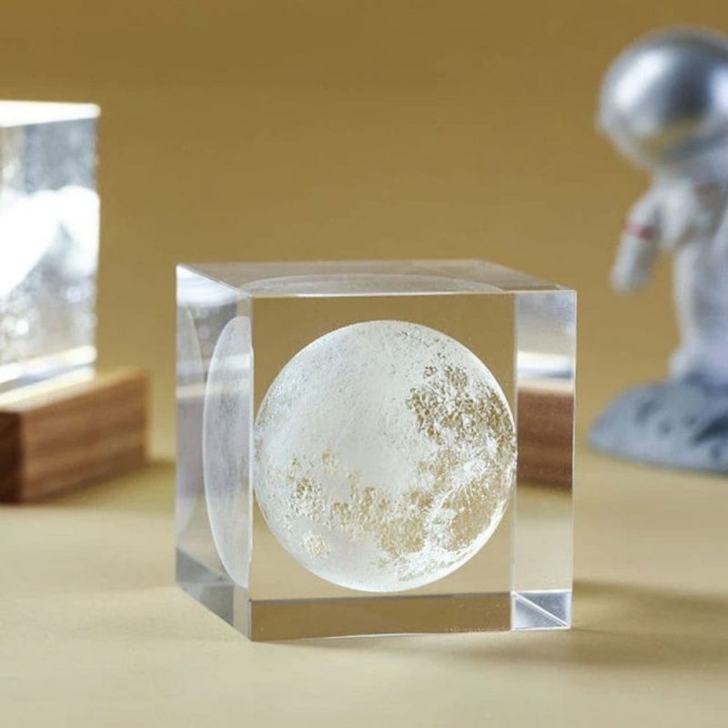 cube cristal avec lune