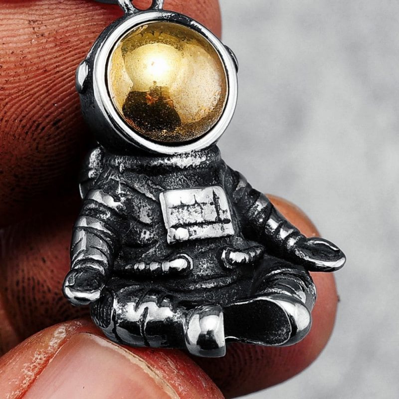 pendentif astronaute visiere doree